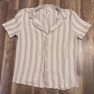 Casual Striped Button-Down Shirt in Gray and White